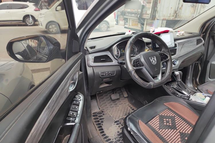 Used Baojun 730 2019 1.5T CVT Flagship Model 7 Seats China VI Emission Standard Driver Seat