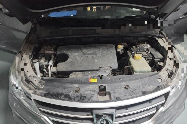 Used Baojun 730 2019 1.5L Manual Fashion Model 7-seater China VI Engine Bay