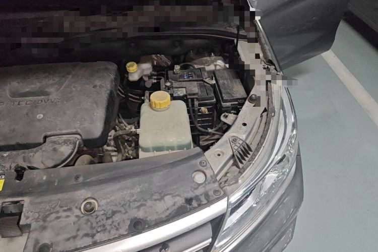 Used Baojun 730 2019 1.5L Manual Fashion Model 7-seater China VI Engine Bay Left