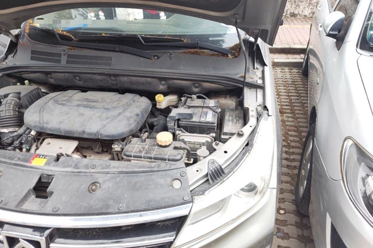 Used Baojun 730 2019 1.5T CVT Flagship Model 7 Seats China VI Emission Standard Engine Bay Left