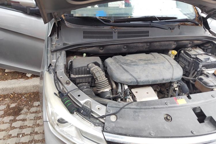 Used Baojun 730 2019 1.5T CVT Flagship Model 7 Seats China VI Emission Standard Engine Bay Right