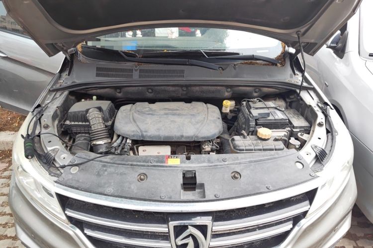 Used Baojun 730 2019 1.5T CVT Flagship Model 7 Seats China VI Emission Standard Engine Bay