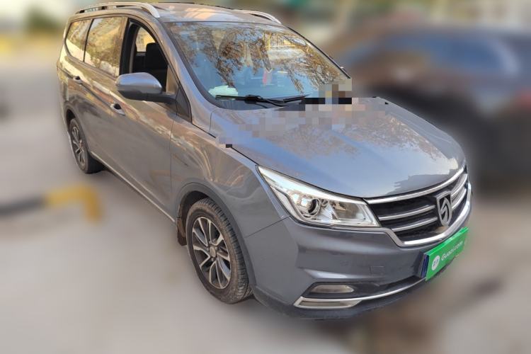Used Baojun 730 2019 1.5T Manual Fashion Model 7-seater China VI Exterior 2
