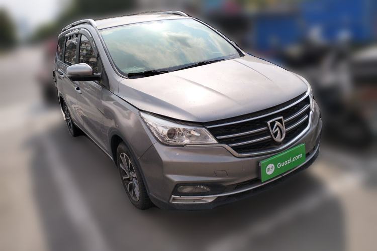 Used Baojun 730 2019 1.5L Manual Fashion Model 7-seater China VI Exterior 2