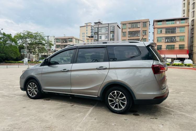 Used Baojun 730 2019 1.5T CVT Fashion Model 7 Seats China VI Emission Standard Exterior 3