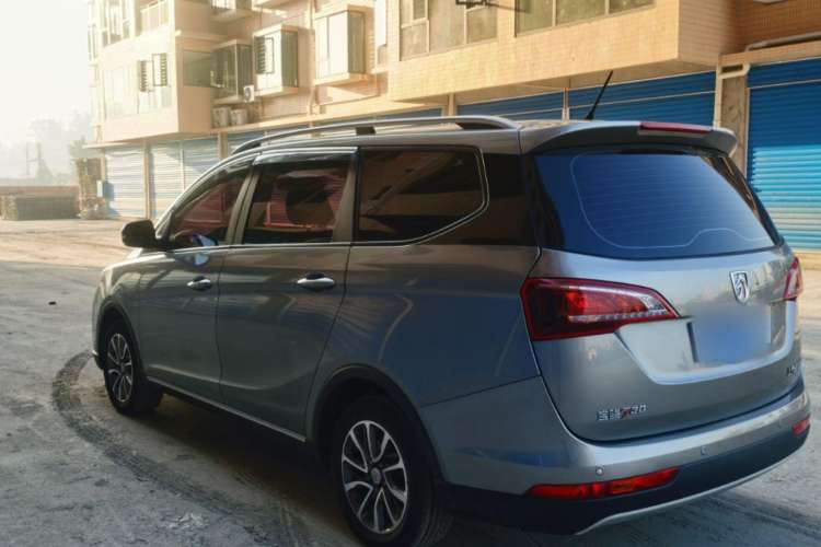 Used Baojun 730 2019 1.5L Manual Fashion Model 7-seater National V Exterior 3