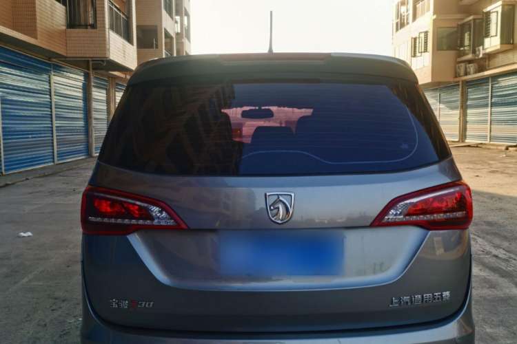 Used Baojun 730 2019 1.5L Manual Fashion Model 7-seater National V Exterior 4