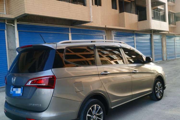 Used Baojun 730 2019 1.5L Manual Fashion Model 7-seater National V Exterior 5