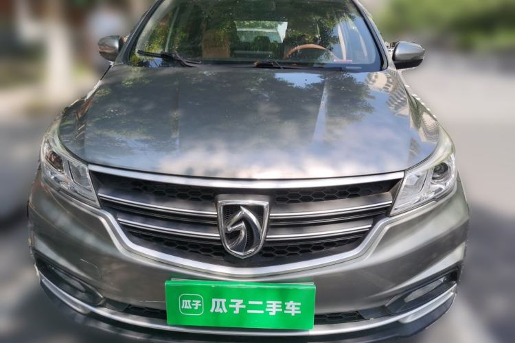 Used Baojun 730 2019 1.5L Manual Fashion Model 7-seater National V Front