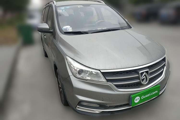 Used Baojun 730 2019 1.5T Manual Fashion Model 7-seater National V Front Right 45 Deg