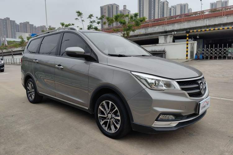 Used Baojun 730 2019 1.5T CVT Fashion Model 7 Seats China VI Emission Standard Front Right 45 Deg
