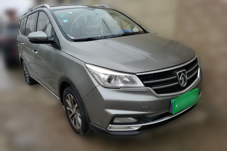 Used Baojun 730 2019 1.5L Manual Fashion Model 7-seater China VI Front Right 45 Deg
