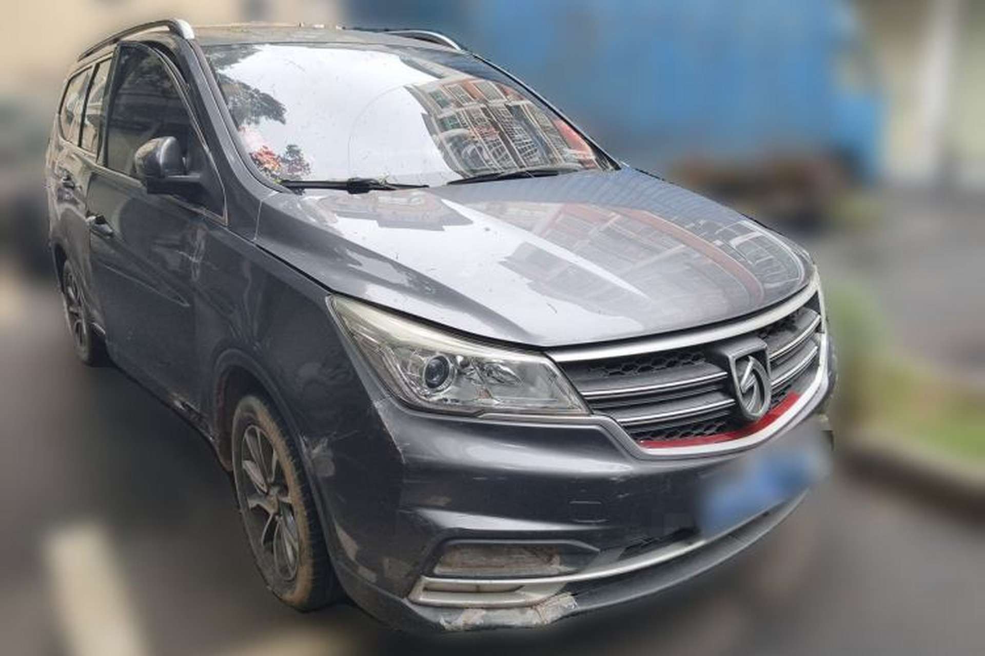 Used Baojun 730 2019 1.5L Manual Fashion Model 7-seater China VI Front Right 45 Deg