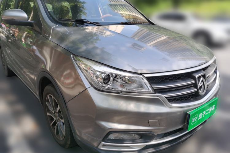 Used Baojun 730 2019 1.5L Manual Fashion Model 7-seater National V Front Right 45 Deg