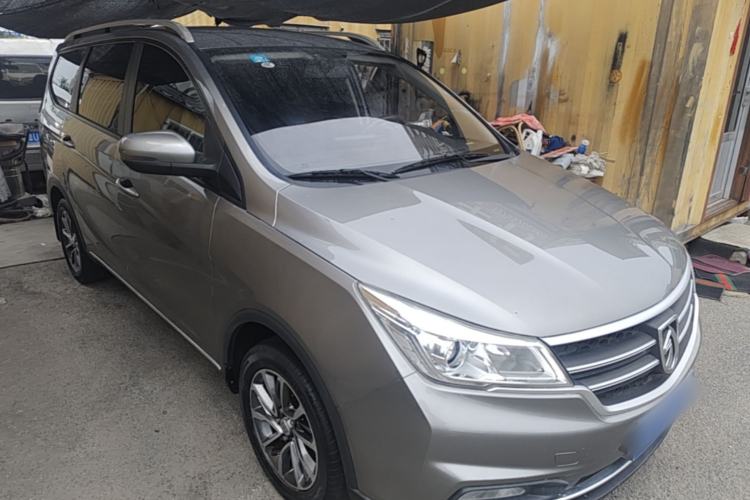 Used Baojun 730 2019 1.5T Manual Fashion Model 7-seater National V Front Right 45 Deg
