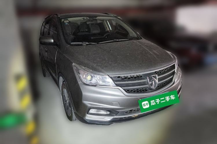 Used Baojun 730 2019 1.5L Manual Fashion Model 7-seater China VI Front Right 45 Deg