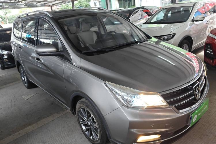 Used Baojun 730 2019 1.5T CVT Flagship Model 7 Seats China VI Emission Standard Front Right 45 Deg