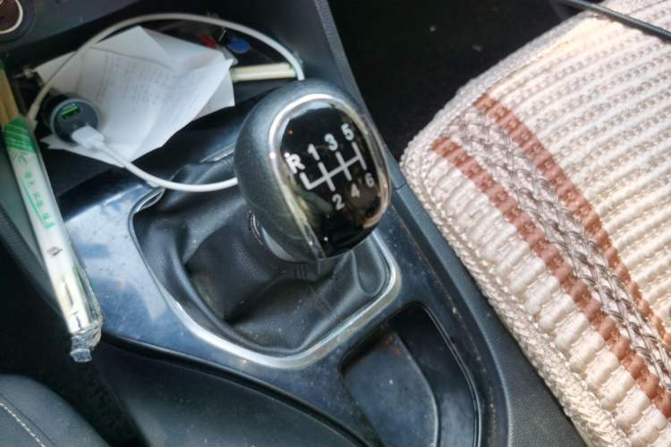 Used Baojun 730 2019 1.5L Manual Fashion Model 7-seater National V Gear Lever