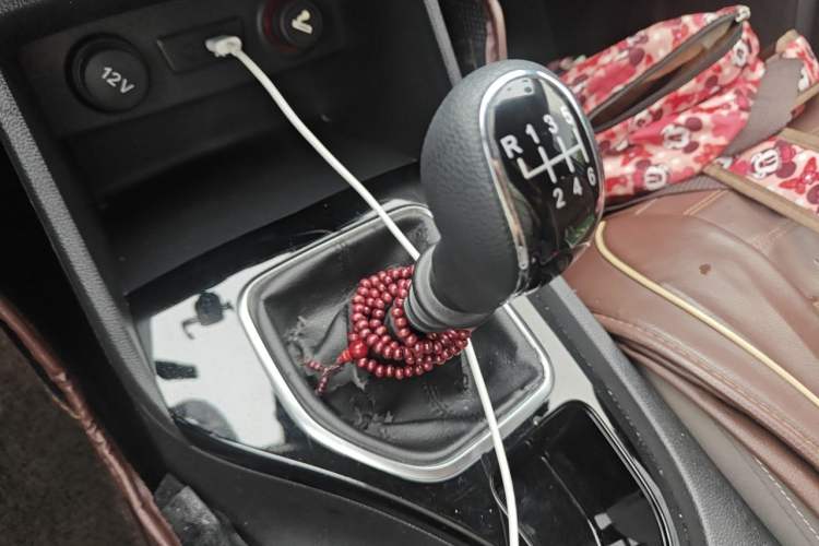 Used Baojun 730 2019 1.5L Manual Fashion Model 7-seater China VI Gear Lever