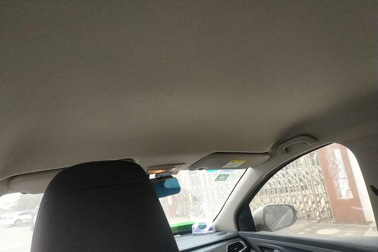 Used Baojun 730 2019 1.5T Manual Fashion Model 7-seater National V Headliner