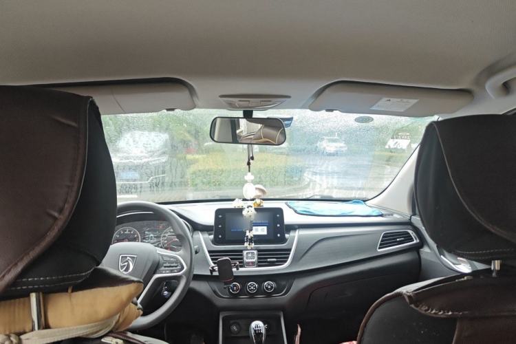 Used Baojun 730 2019 1.5L Manual Fashion Model 7-seater China VI Headliner