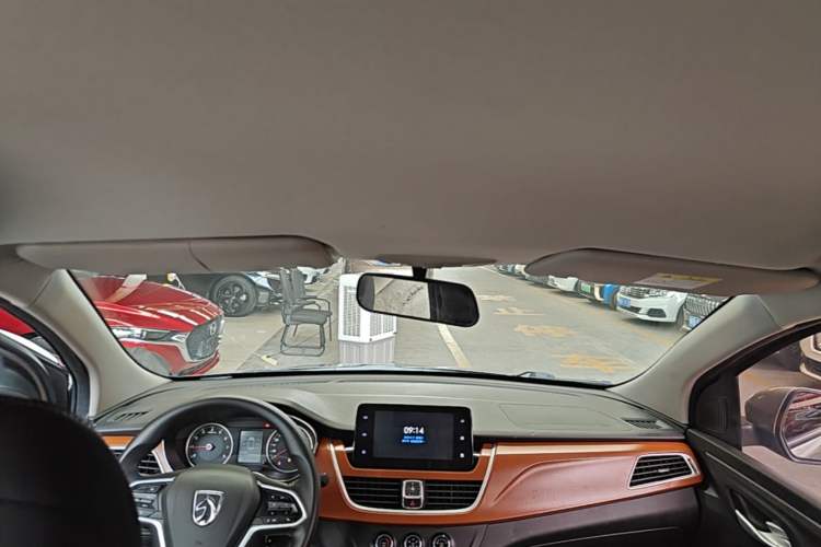 Used Baojun 730 2019 1.5L Manual Fashion Model 7-seater National V Headliner