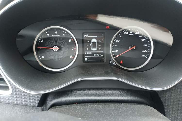 Used Baojun 730 2019 1.5T Manual Fashion Model 7-seater National V Instrument Cluster