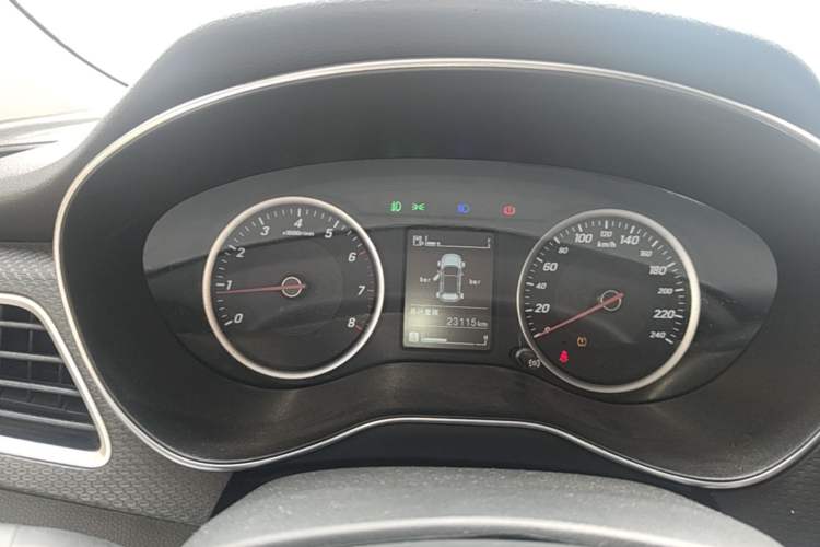 Used Baojun 730 2019 1.5T Manual Fashion Model 7-seater National V Instrument Cluster