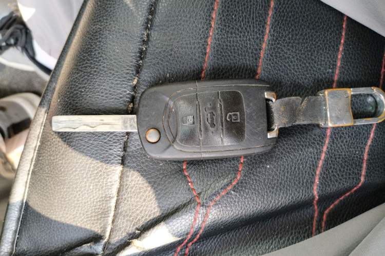 Used Baojun 730 2019 1.5L Manual Fashion Model 7-seater China VI Interior 1