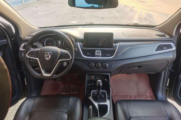 Used Baojun 730 2019 1.5L Manual Fashion Model 7-seater National V Interior 3