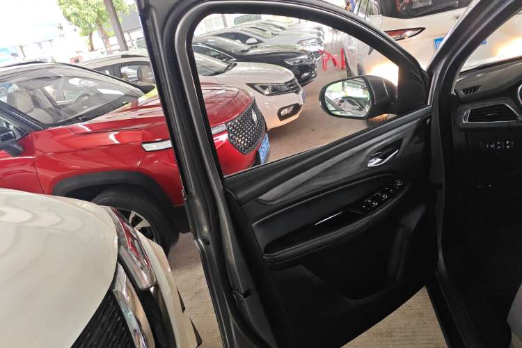 Used Baojun 730 2019 1.5T CVT Flagship Model 7 Seats China VI Emission Standard Left Front Door Interior