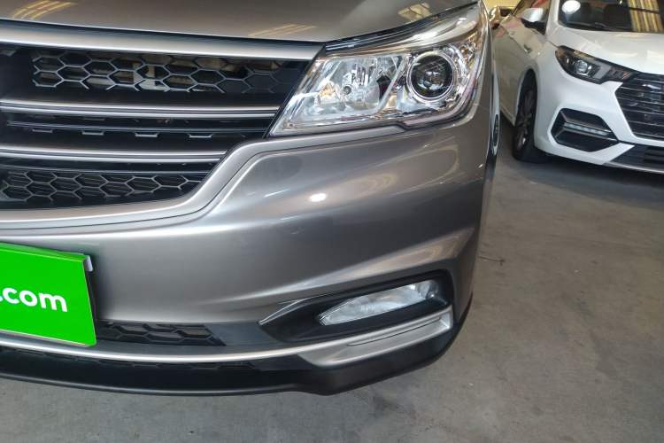 Used Baojun 730 2019 1.5L Manual Fashion Model 7-seater China VI Left Front Headlight