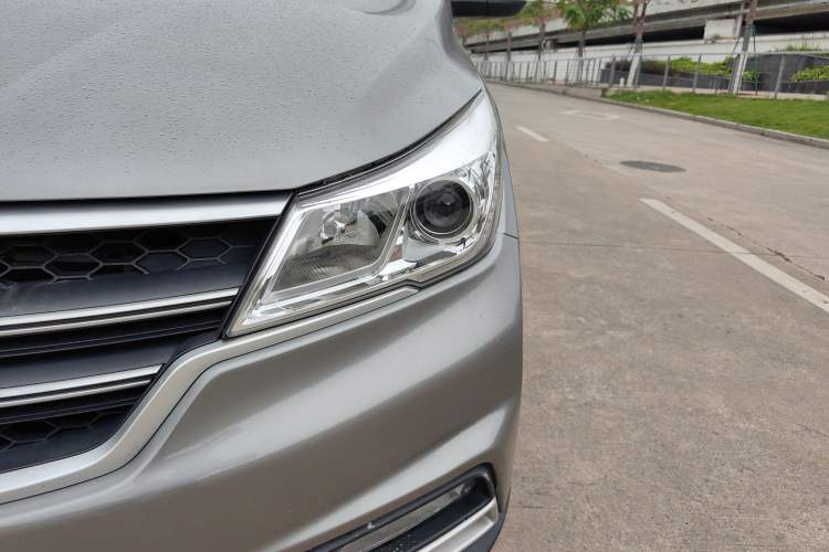 Used Baojun 730 2019 1.5T CVT Fashion Model 7 Seats China VI Emission Standard Left Front Headlight