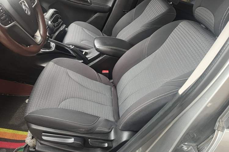 Used Baojun 730 2019 1.5T Manual Fashion Model 7-seater National V Left Front Seat