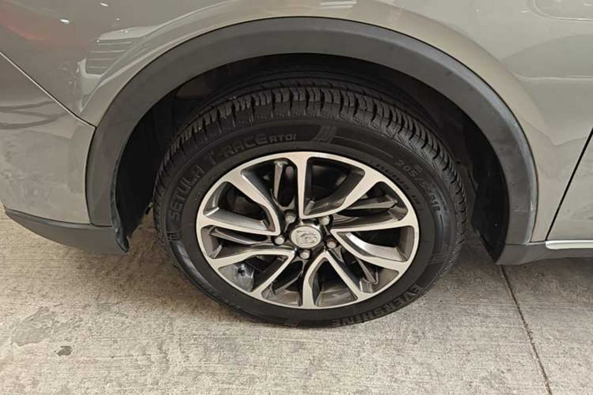Used Baojun 730 2019 1.5L Manual Fashion Model 7-seater National V Left Front Wheel Hub