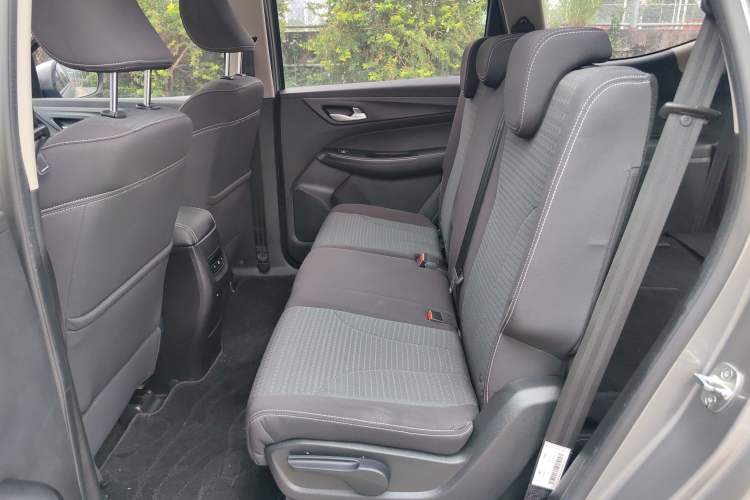 Used Baojun 730 2019 1.5T CVT Fashion Model 7 Seats China VI Emission Standard Left Rear Seat