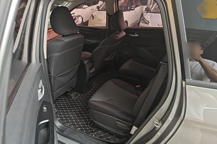 Used Baojun 730 2019 1.5L Manual Fashion Model 7-seater National V Left Rear Seat
