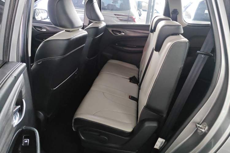 Used Baojun 730 2019 1.5T CVT Flagship Model 7 Seats China VI Emission Standard Left Rear Seat