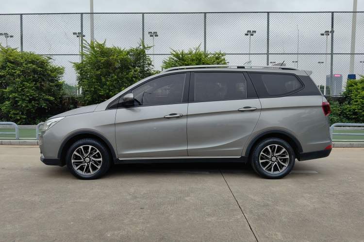 Used Baojun 730 2019 1.5T CVT Fashion Model 7 Seats China VI Emission Standard Left Side