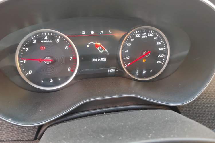 Used Baojun 730 2019 1.5T Manual Fashion Model 7-seater China VI Odometer Close Up