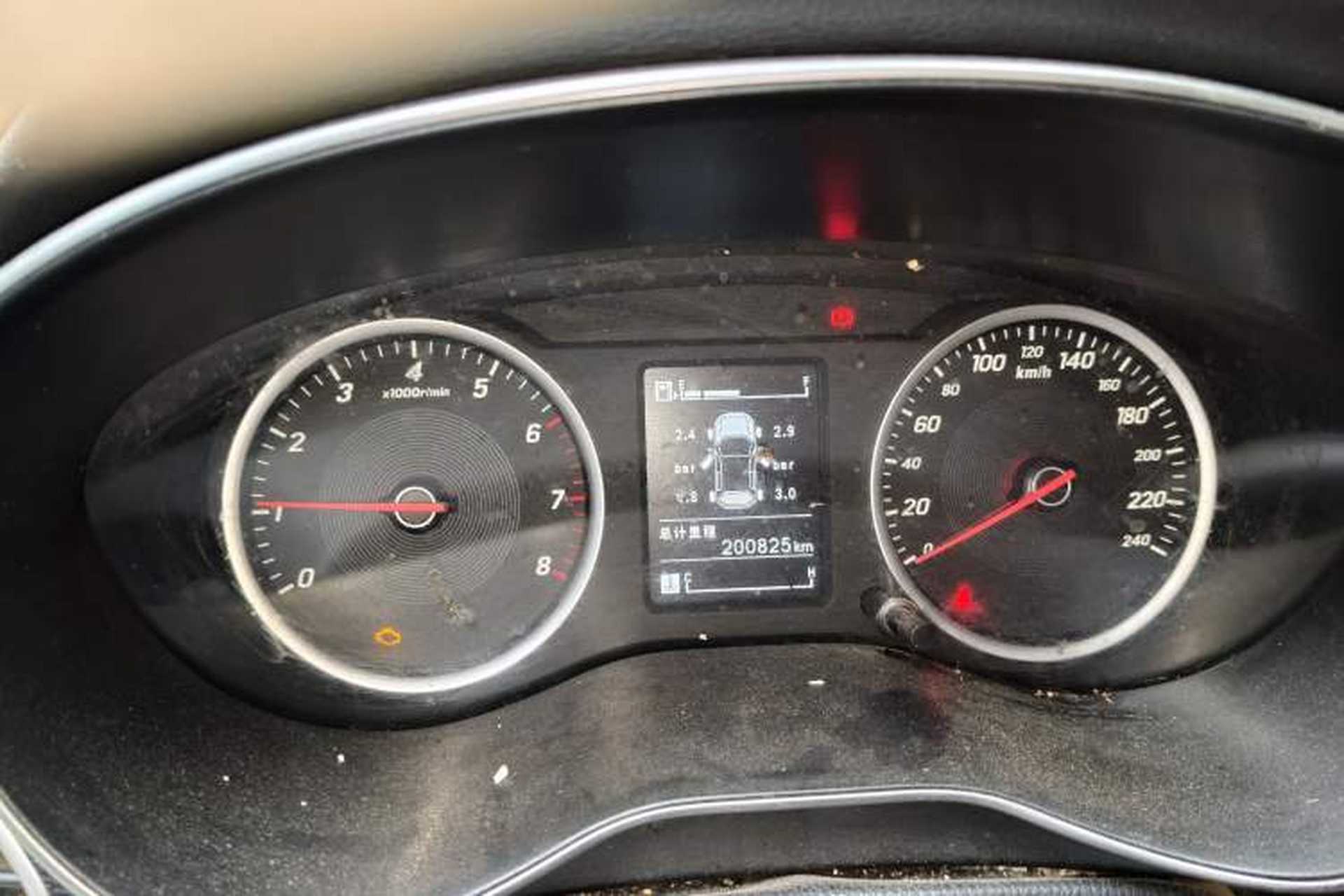 Used Baojun 730 2019 1.5L Manual Fashion Model 7-seater China VI Odometer Close Up