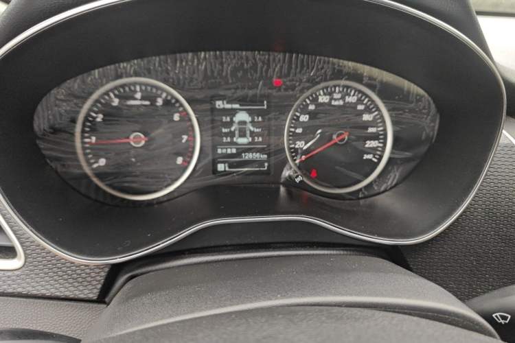 Used Baojun 730 2019 1.5L Manual Fashion Model 7-seater China VI Odometer Close Up