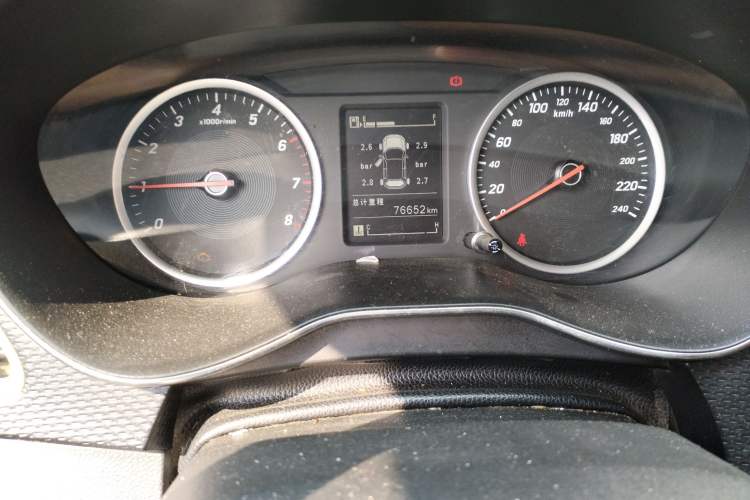 Used Baojun 730 2019 1.5L Manual Fashion Model 7-seater China VI Odometer Close Up