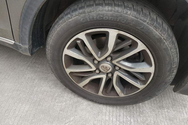 Used Baojun 730 2019 1.5T Manual Fashion Model 7-seater National V Right Front Wheel Hub