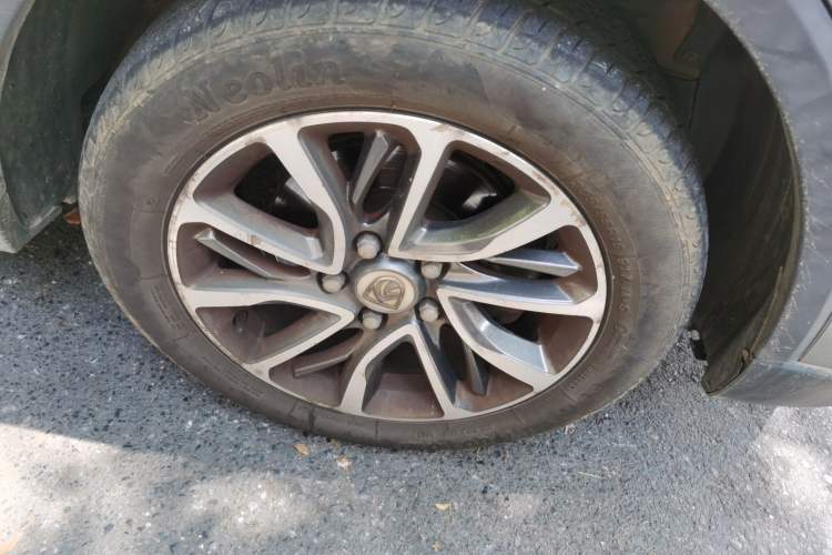 Used Baojun 730 2019 1.5L Manual Fashion Model 7-seater National V Right Front Wheel Hub