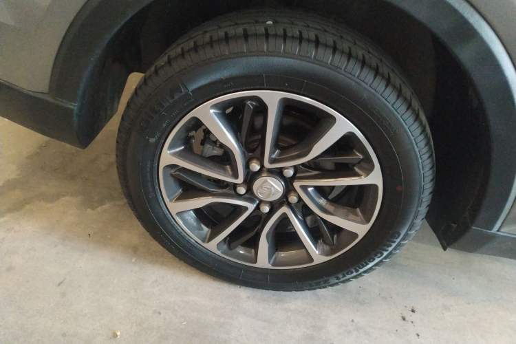 Used Baojun 730 2019 1.5L Manual Fashion Model 7-seater China VI Right Rear Wheel Hub