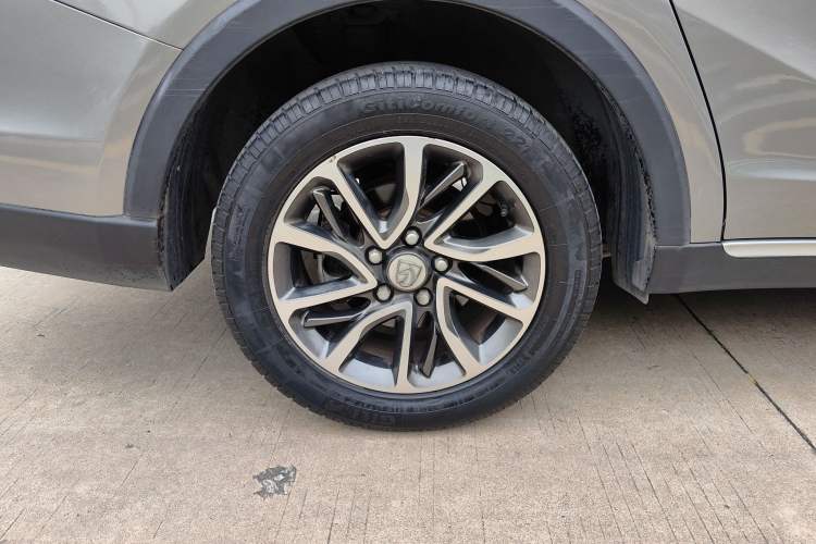 Used Baojun 730 2019 1.5T CVT Fashion Model 7 Seats China VI Emission Standard Right Rear Wheel Hub
