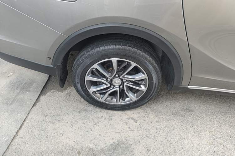 Used Baojun 730 2019 1.5T Manual Fashion Model 7-seater National V Right Rear Wheel Hub
