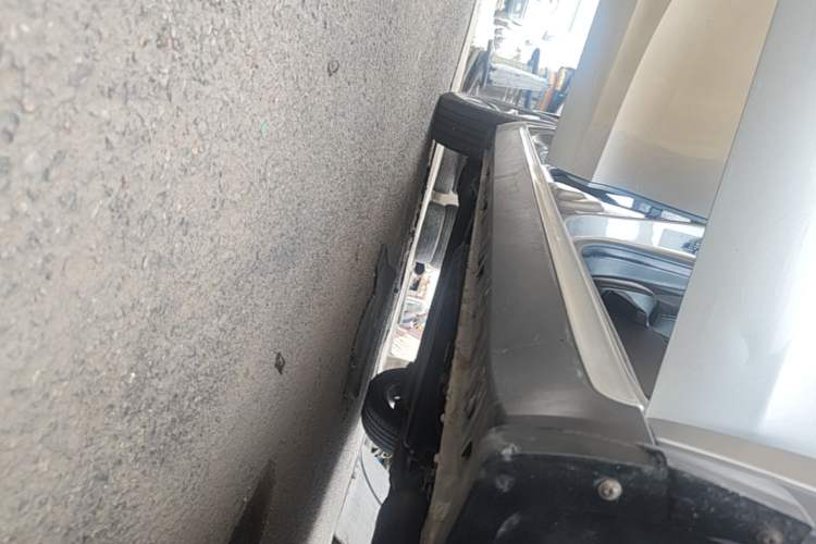 Used Baojun 730 2019 1.5T Manual Fashion Model 7-seater National V Right Side Sill