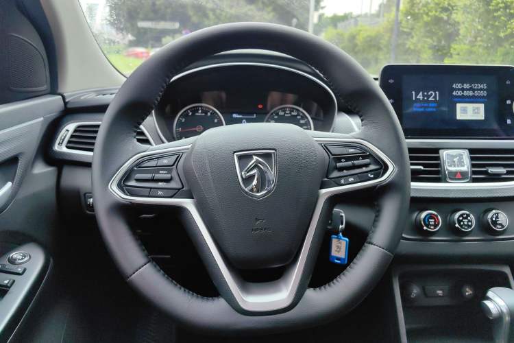Used Baojun 730 2019 1.5T CVT Fashion Model 7 Seats China VI Emission Standard Steering Wheel